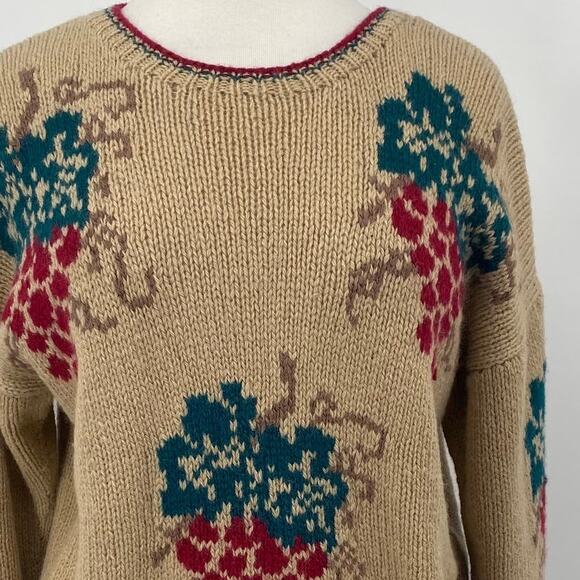 Vintage SKYR Shetland Wool Sweater Crewneck Pullover Grapes Pattern Tan Womens M - Picture 3 of 8